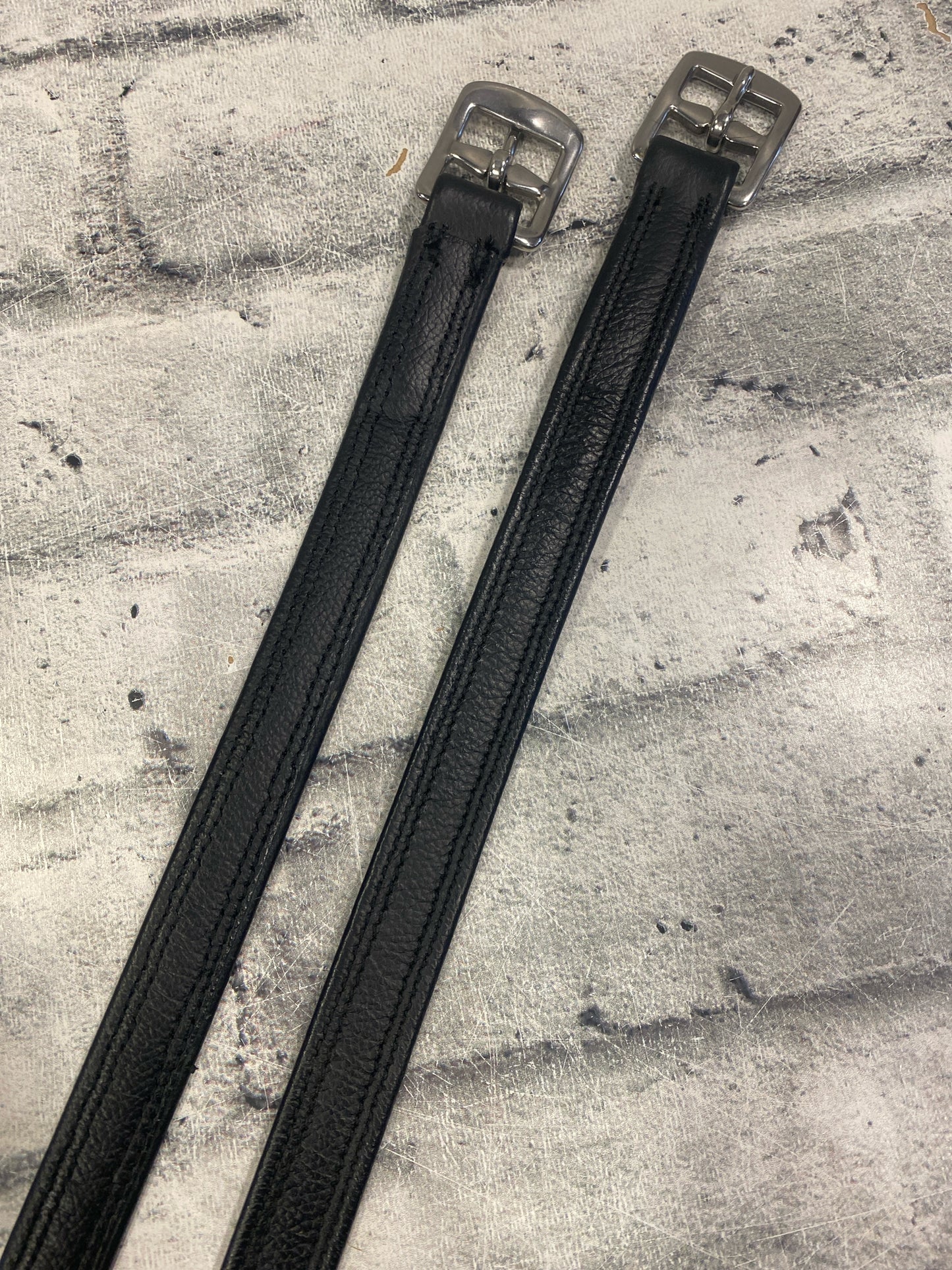 60" Val Du Bois Stirrup Leather Black