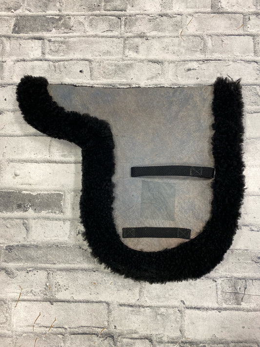Sheepskin Shaped Dressage Pad Black F