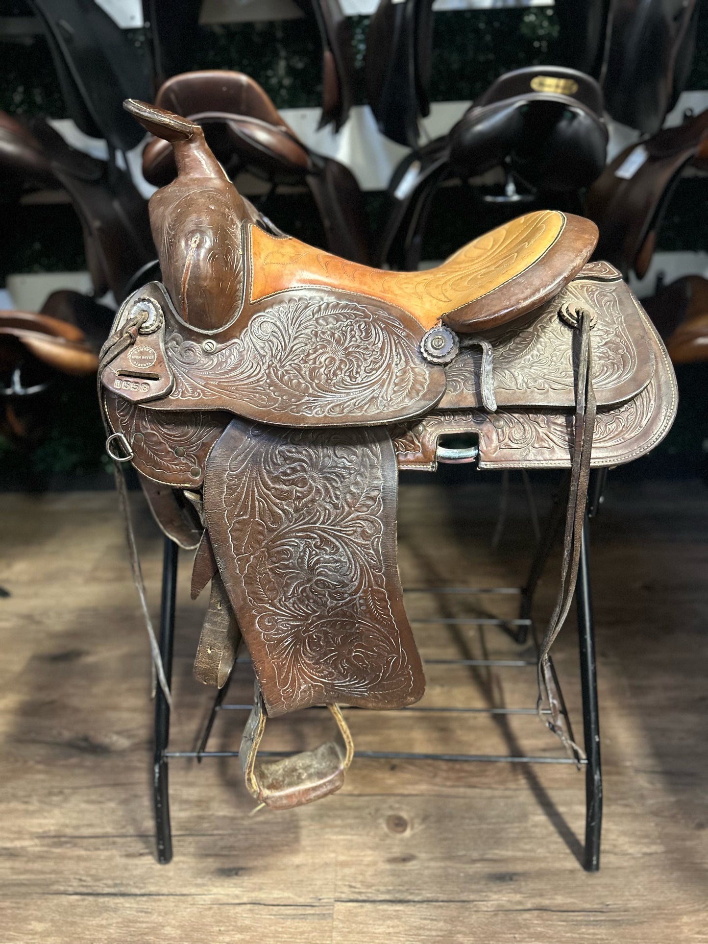 15" Eamor's Trail Saddle #1558 - Full QH (7" Gullet)