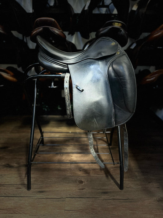 17" Prestige Dressage Saddle - M (5")