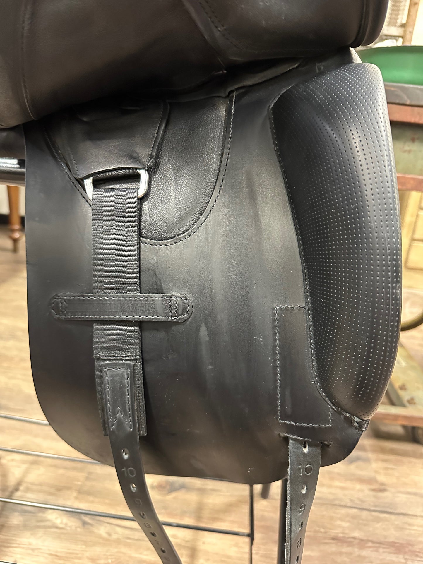 17" Prestige D1 X-Zero Dressage Saddle