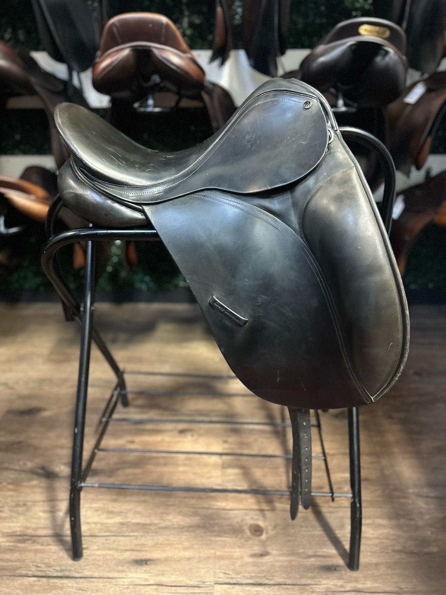 17" County Competitor 2000 Dressage Saddle M (5")