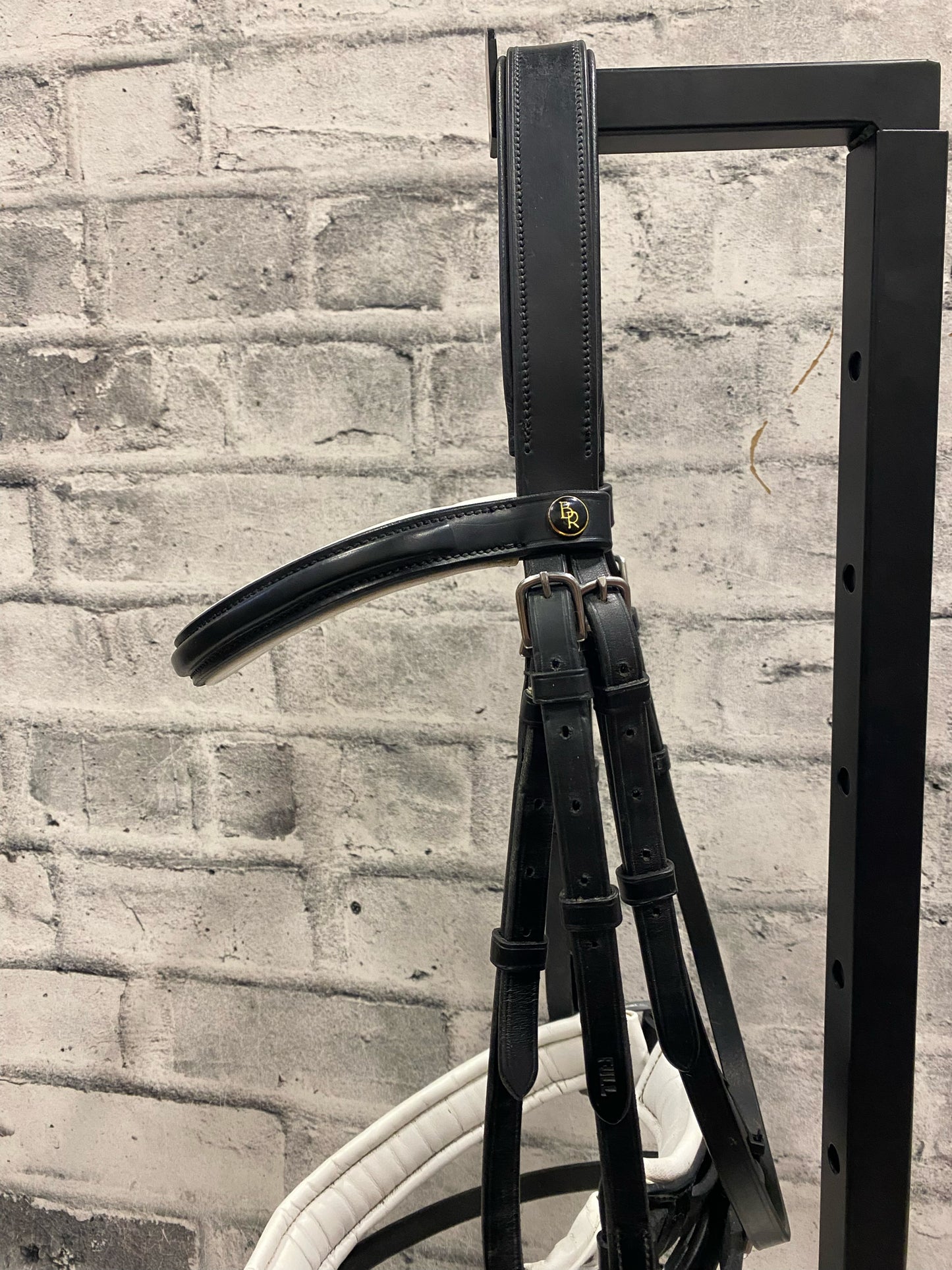 BR Dressage Bridle w/ Flash + Crank Noseband Black/White F