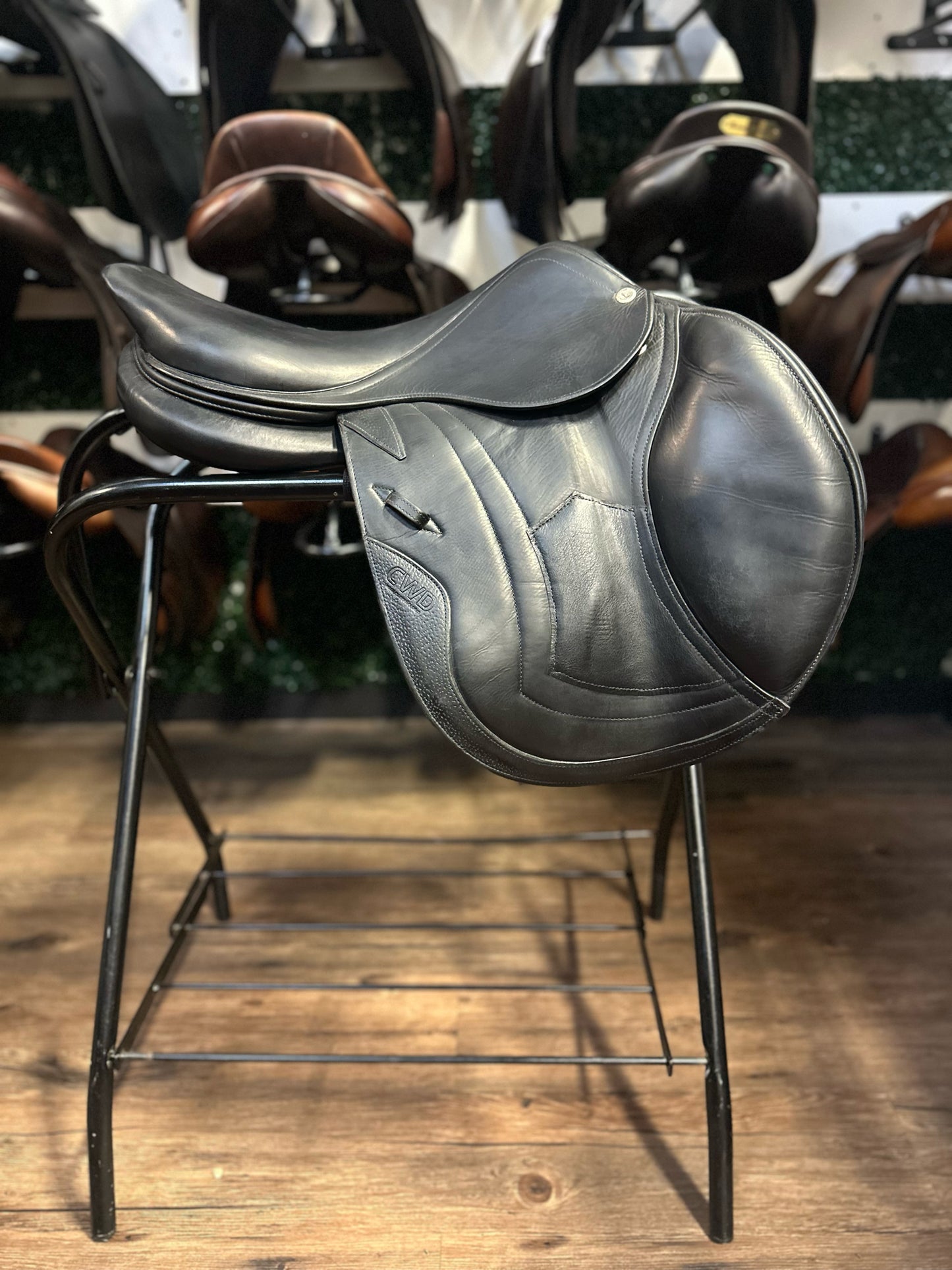 18" 2016 CWD CC Saddle SE 02 (M - 4.5" Gullet)