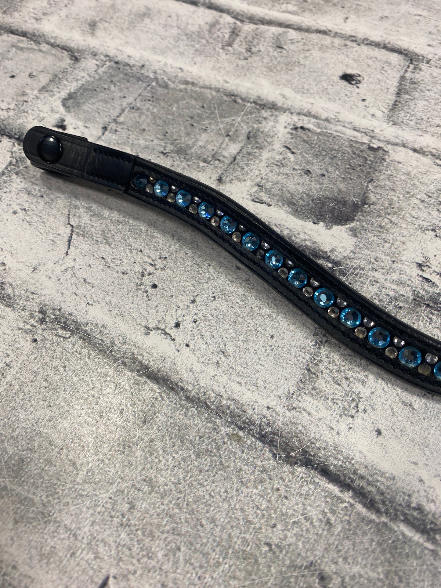 15" True North Browband w/Blue Stones Black