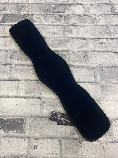 22" Shedrow Memory Foam Dressage Girth Black NEW