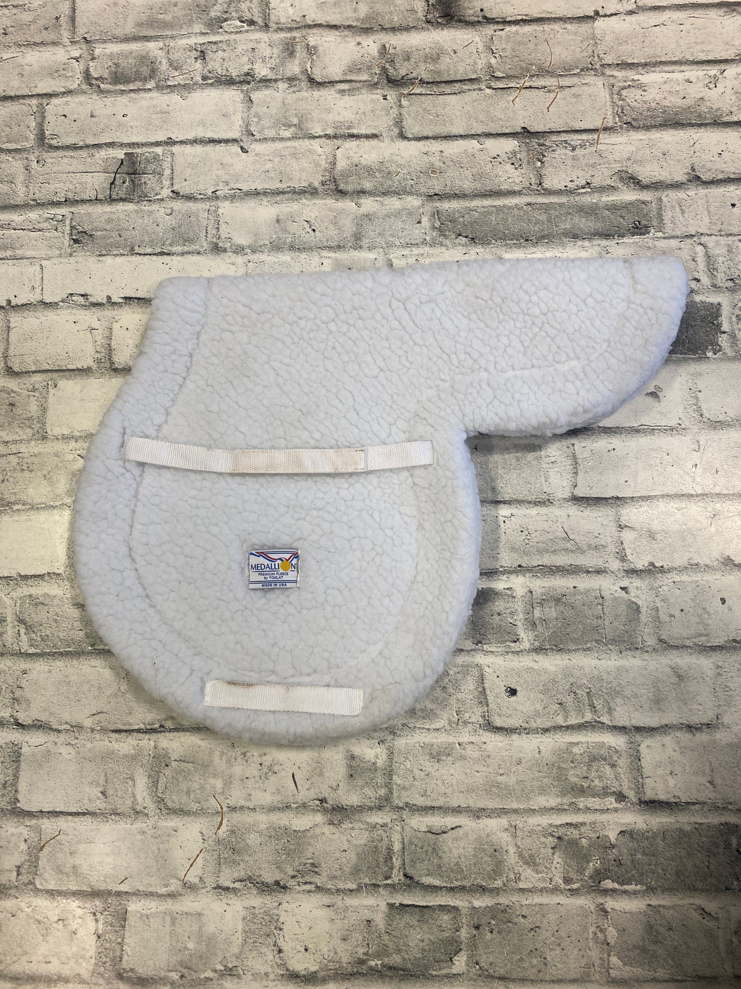 Medallion Fleece Shaped Pad White