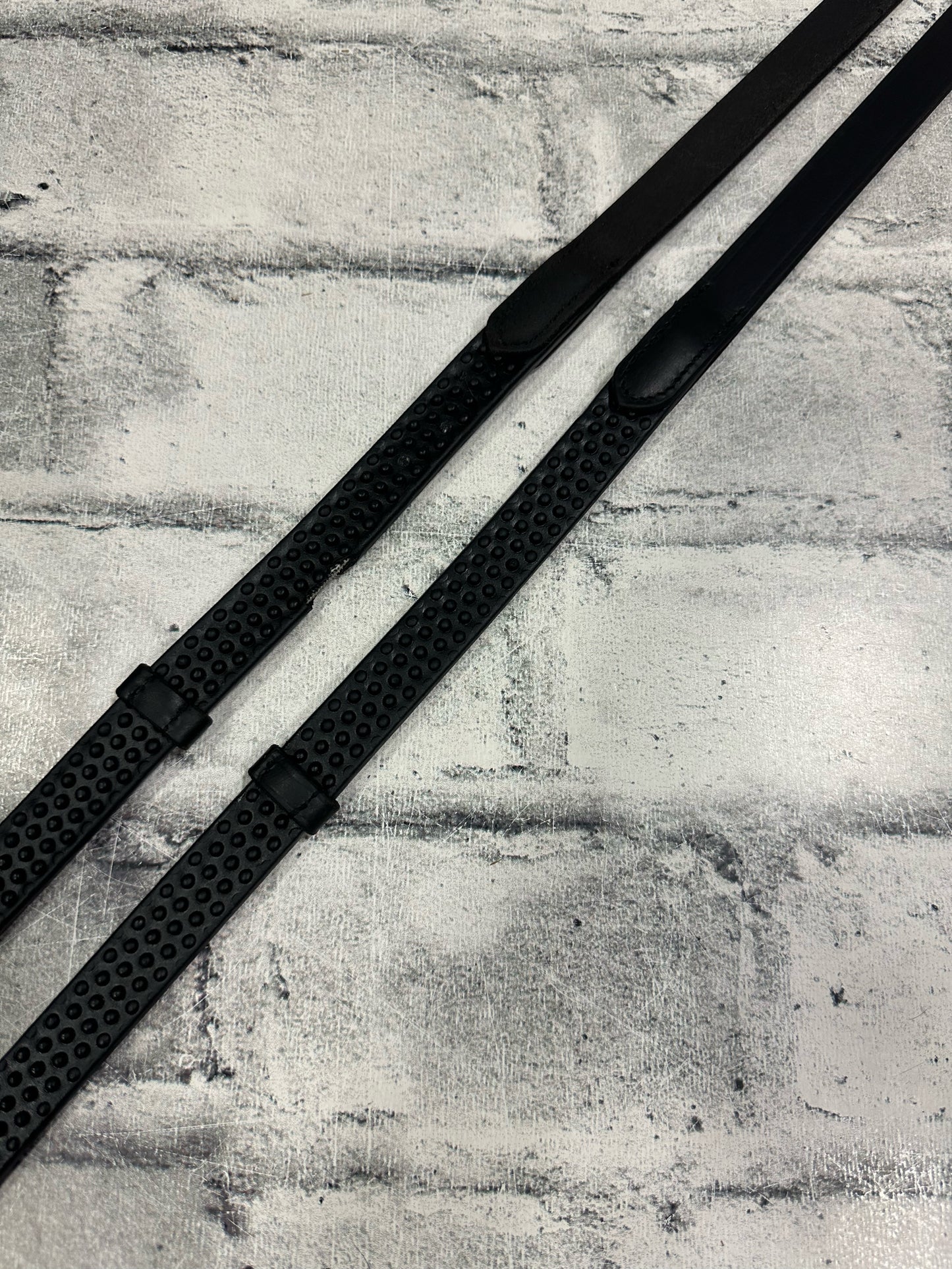 Black Oak Rubber Reins Black