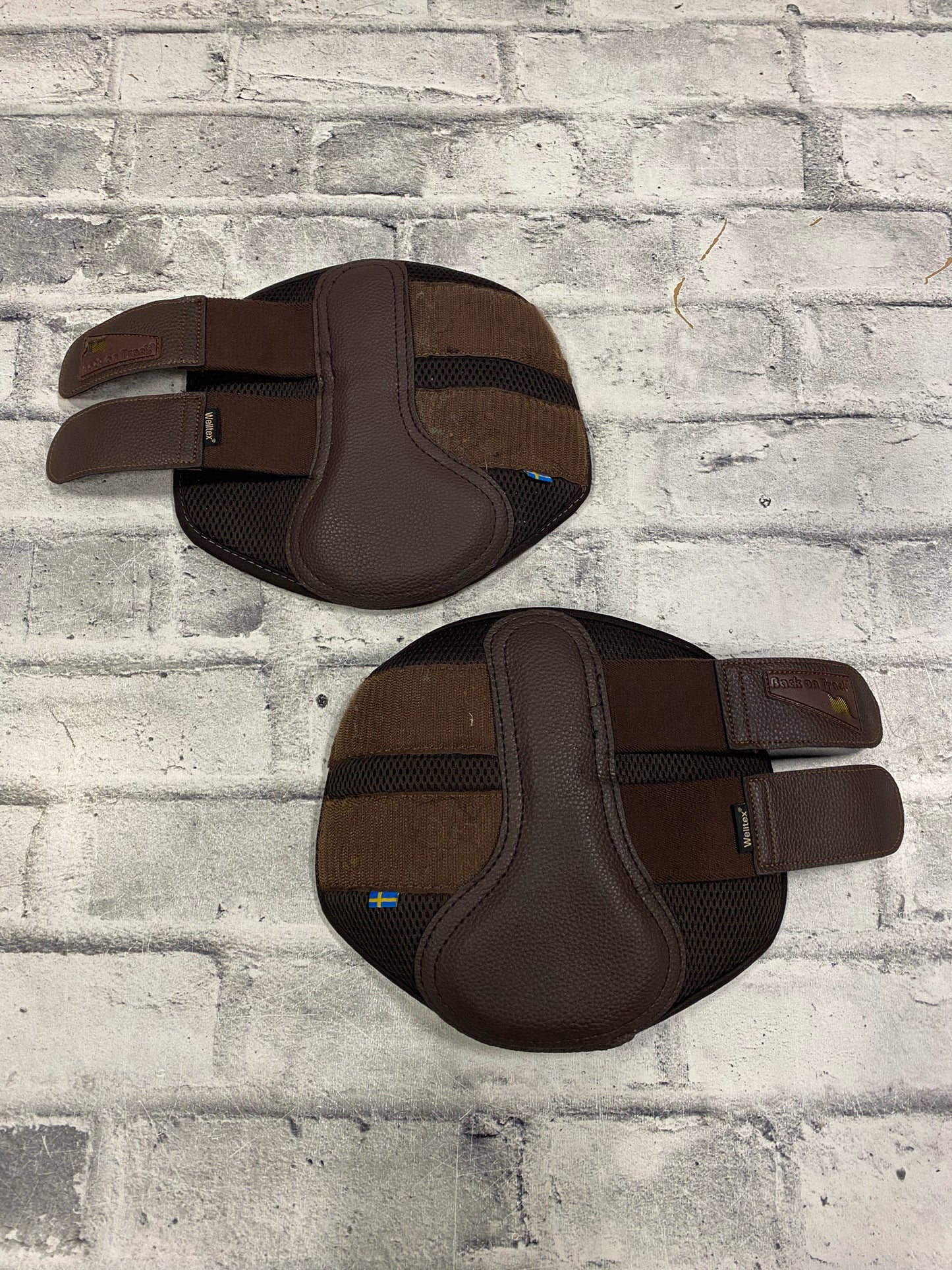 Back On Track Airflow Tendon Boots Brown M