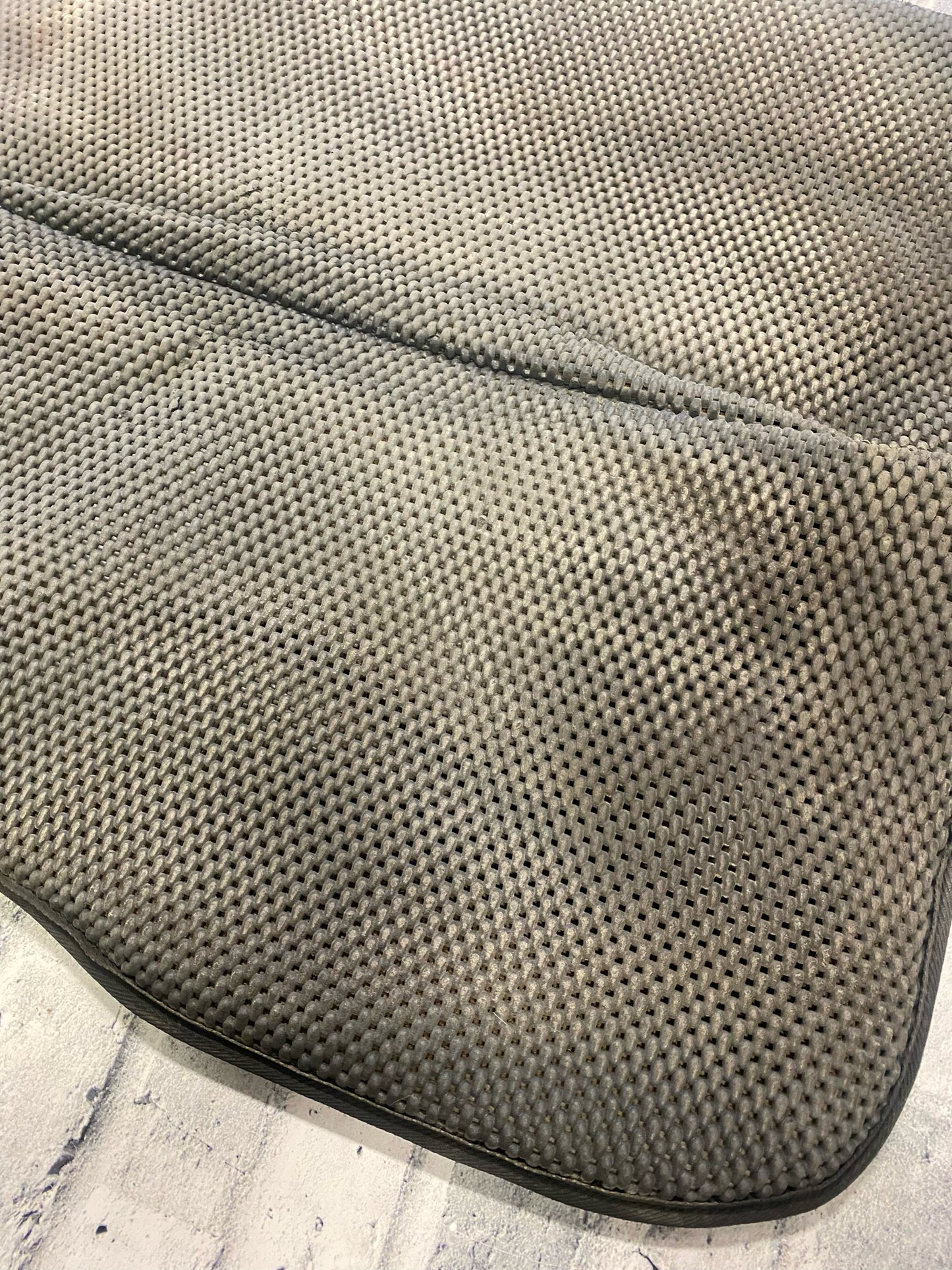 Reinsman Non-Slip Working Pad Black 32" x 33"