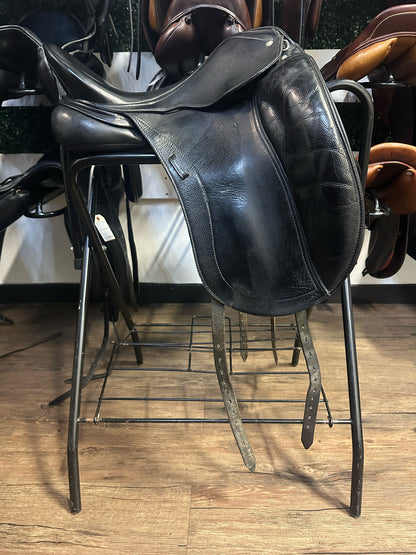 17.5" 2008 Schleese Triumph Dressage Saddle Black