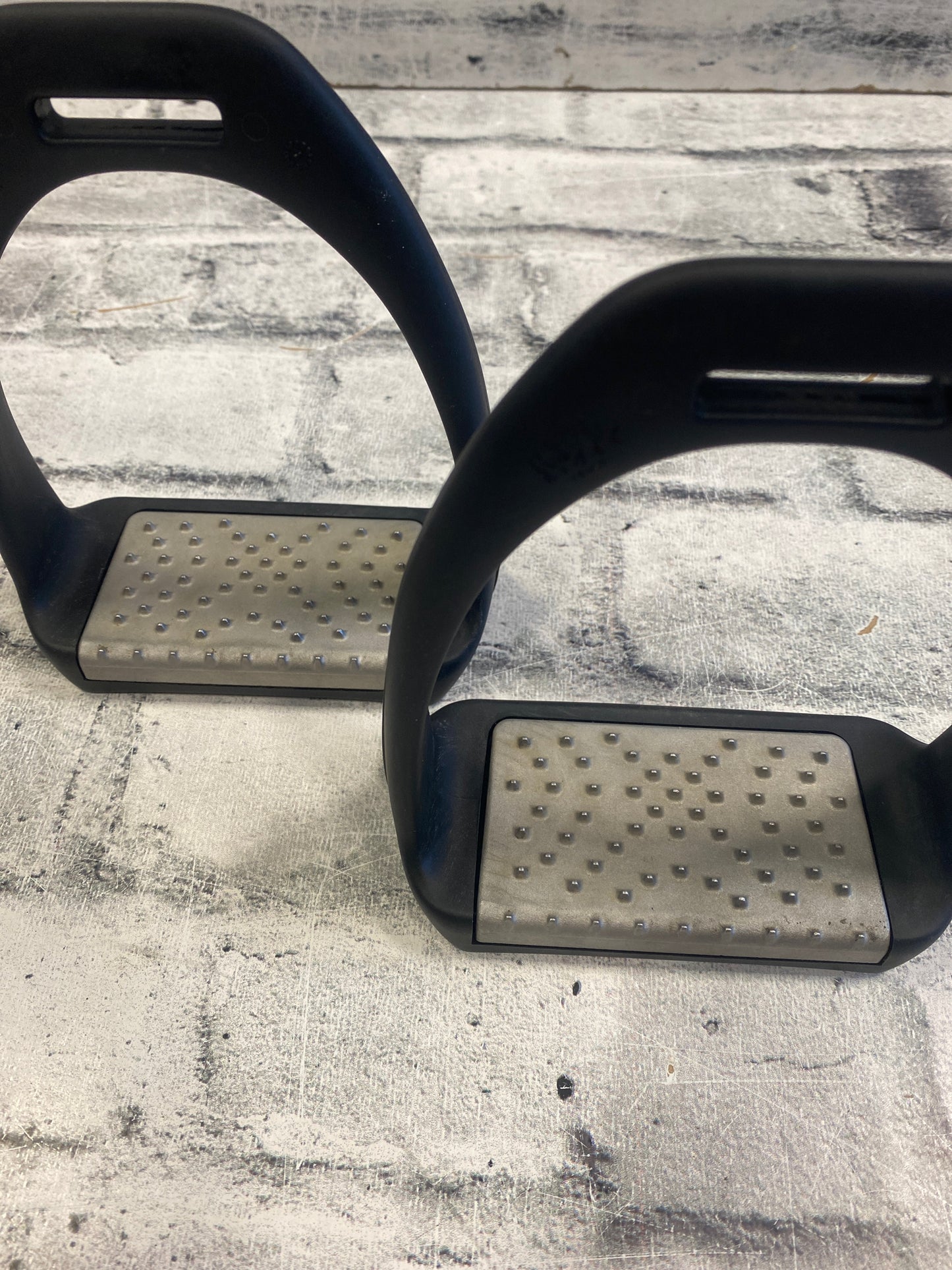 4.75" Royal Rider Stirrups Black