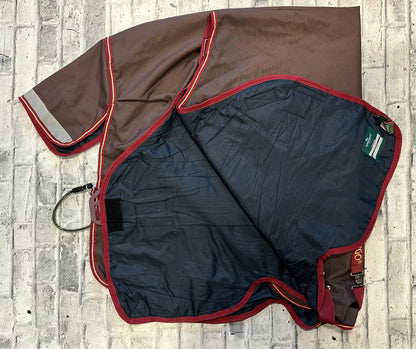 69" Amigo Bravo 12 Plus 100g Turnout Rasin/Burgundy