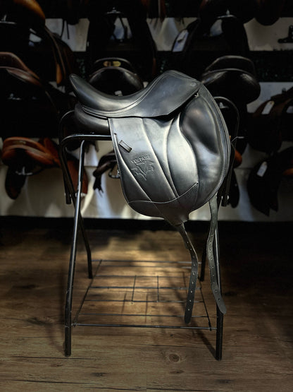 16" 2020 Voltaire Abelaide Dressage Saddle - 5" Gullet (MW)