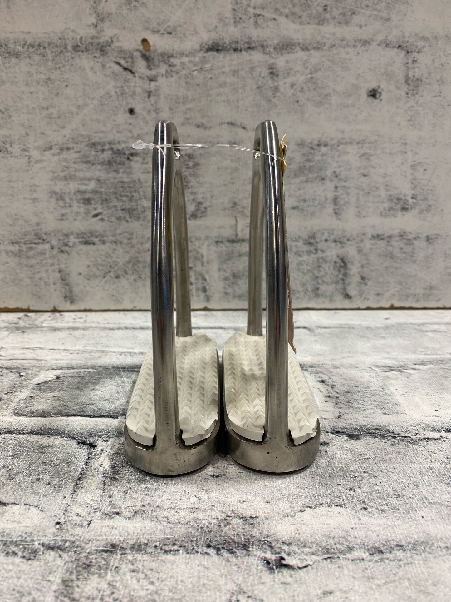 4.5" Showman Stirrup Irons NEW