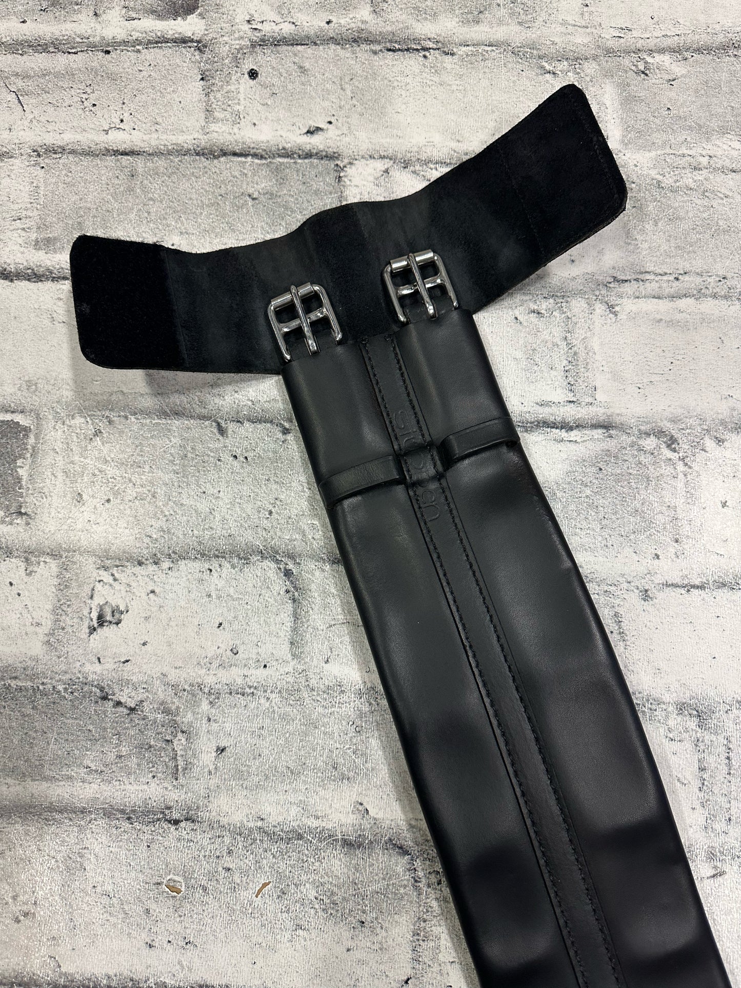 26" Stubben Leather Dressage Girth Black