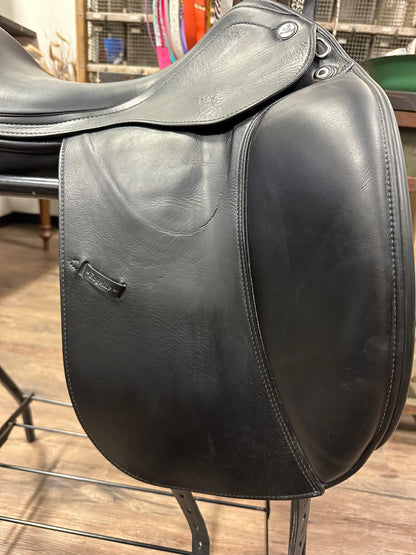 17" Prestige D1 X-Zero Dressage Saddle