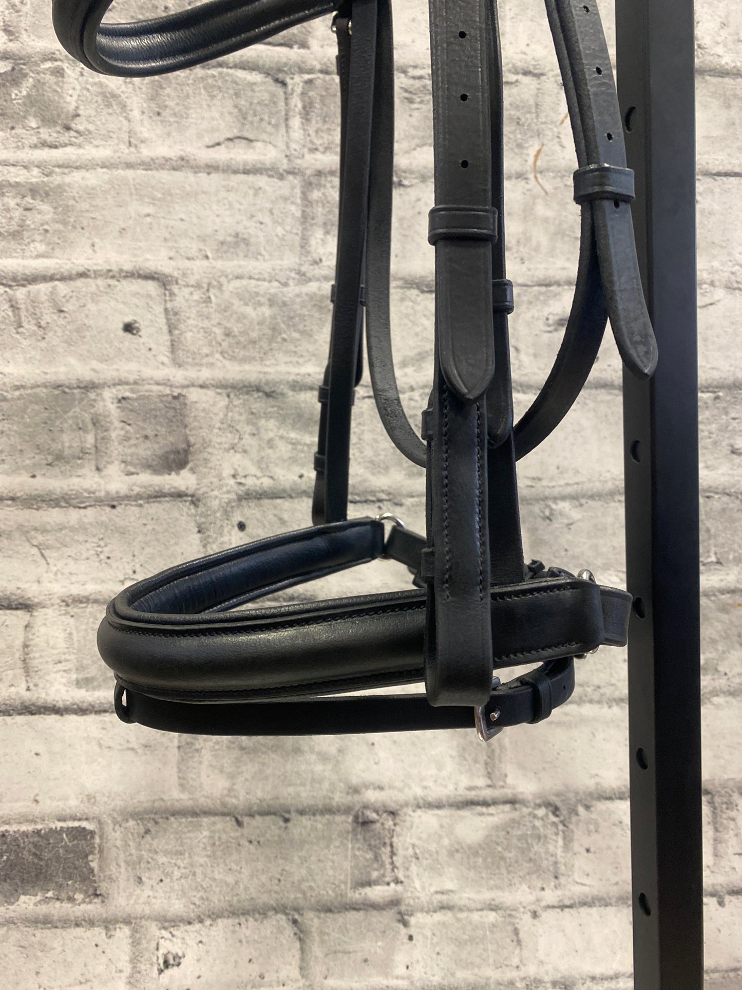 Dressage Bridle w/Crank Noseband w/Reins Black F