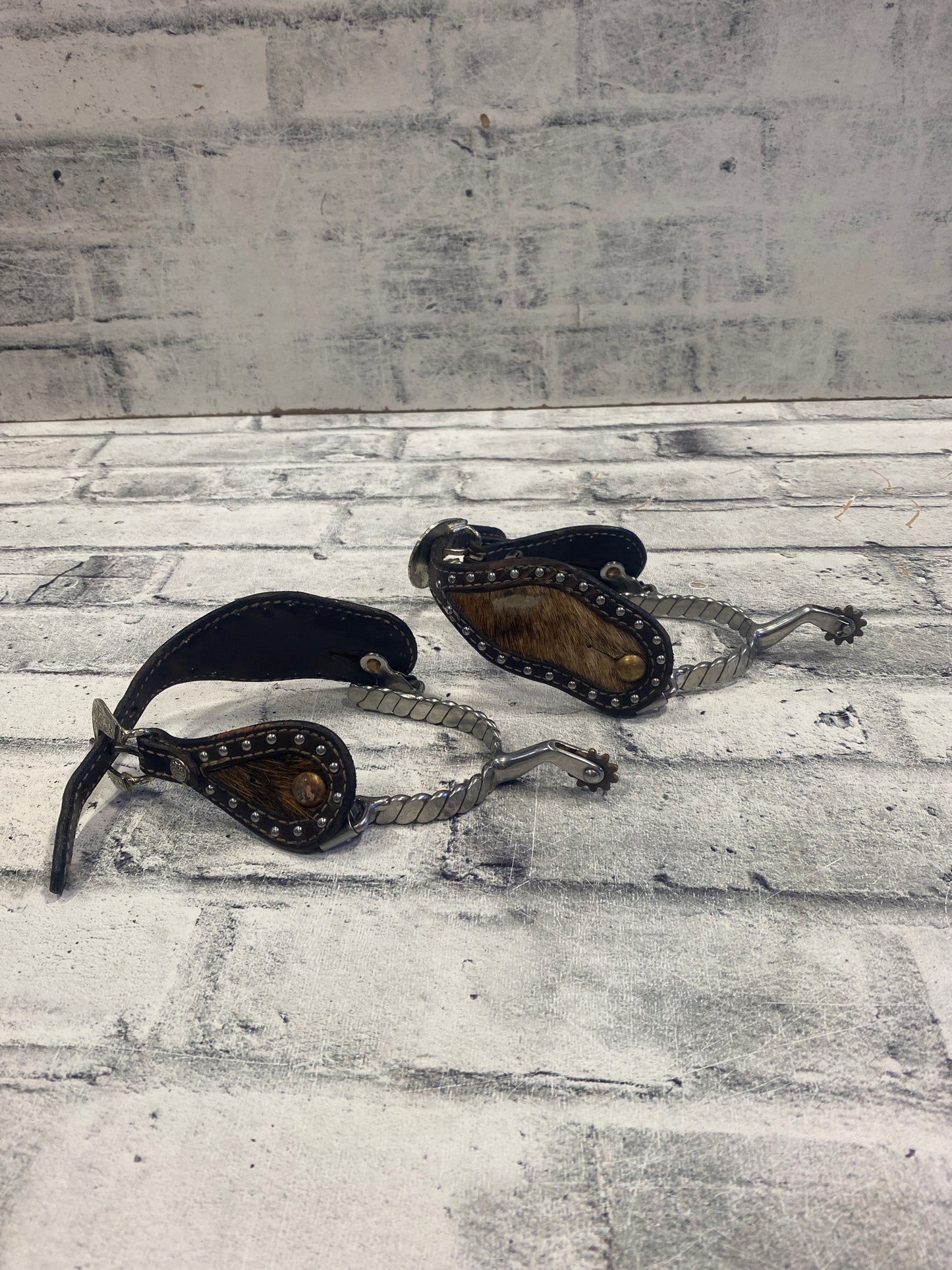 Ladies Spurs w Cowhide Spur Straps