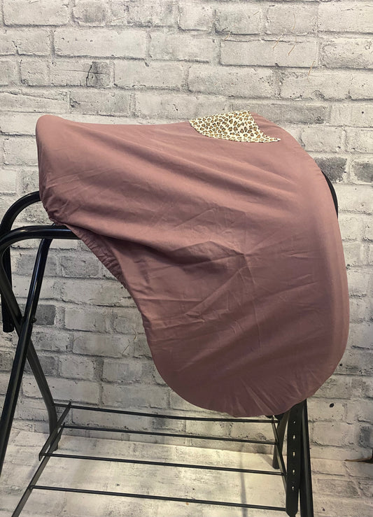 Klip Klop Kreations English Saddle Cover - Mauve + Cheetah