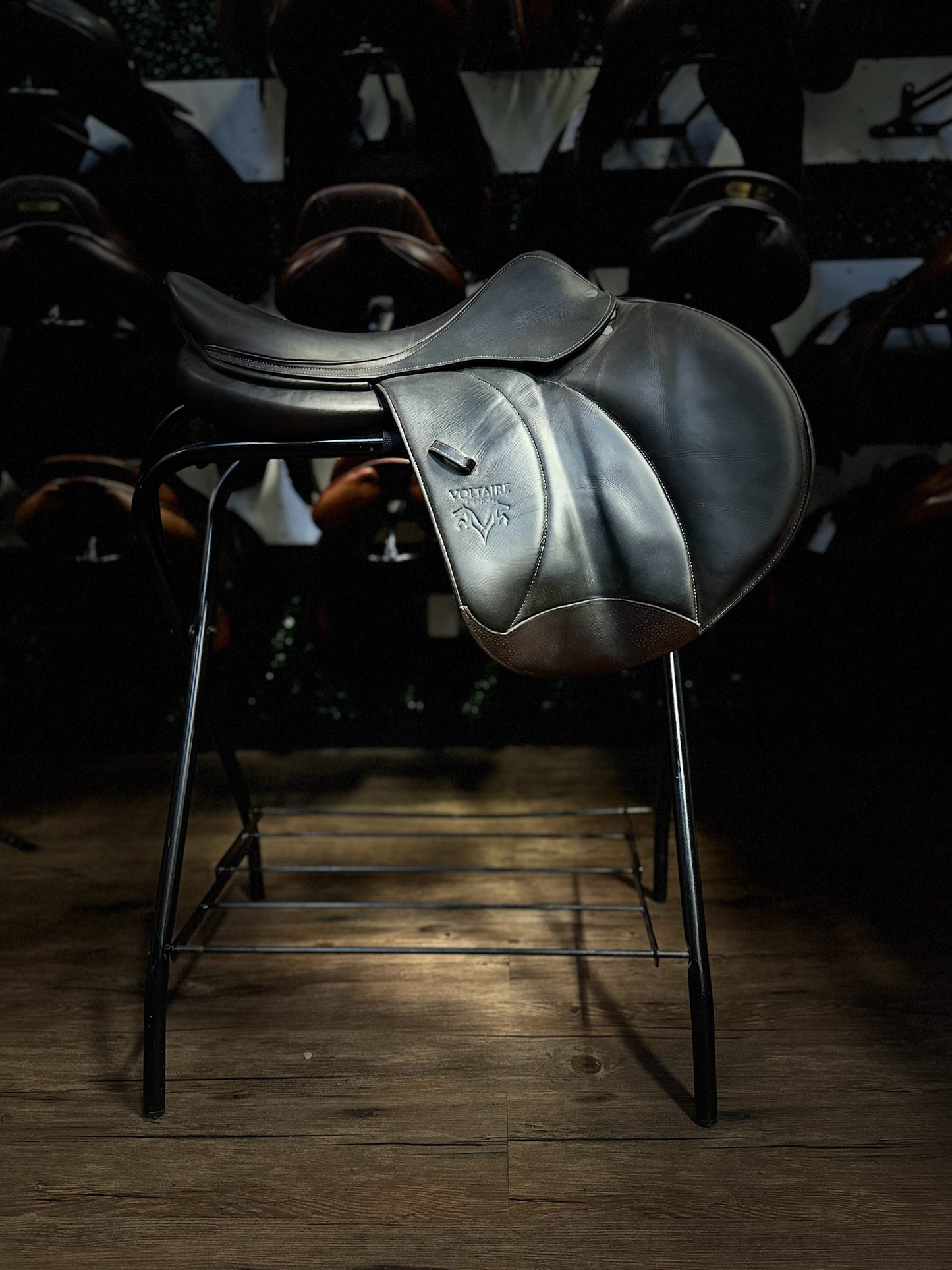 18" 2022 Voltaire Stuttgart CC Saddle (M - 4.5" Gullet)