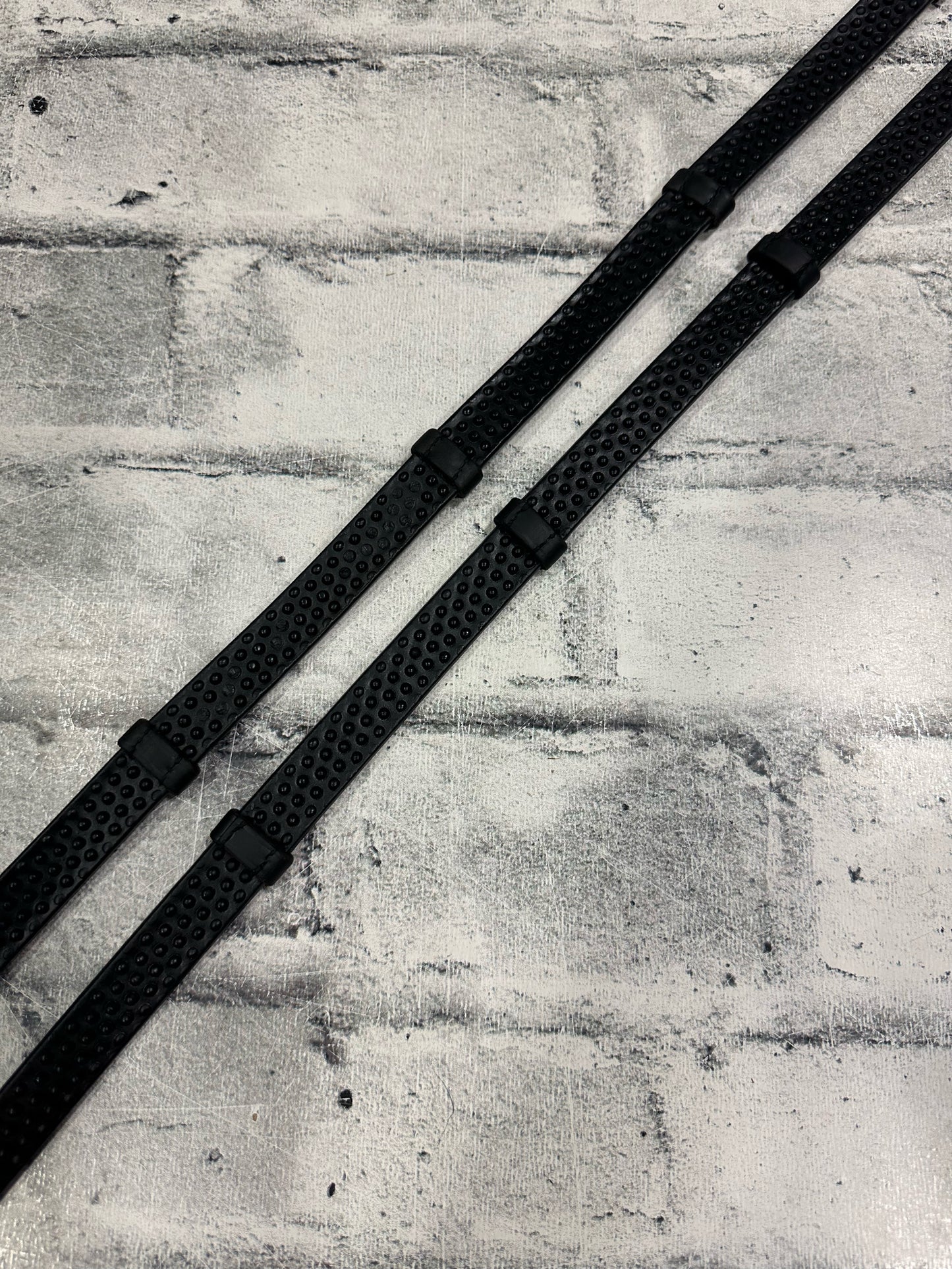Black Oak Rubber Reins Black