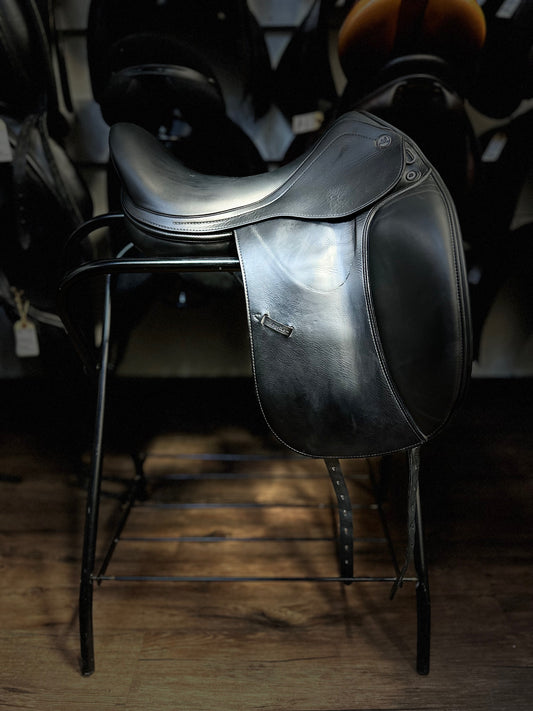 17" Prestige D1 X-Zero Dressage Saddle