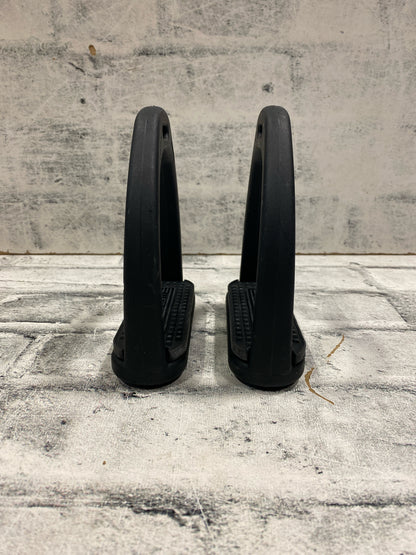 4.5" Compositi Stirrups Black