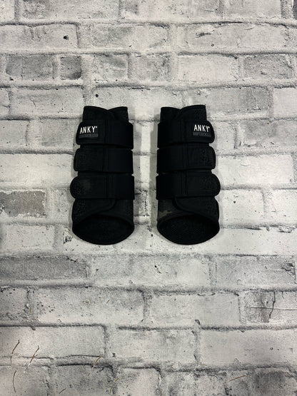 Anky Brushing Boots Black L