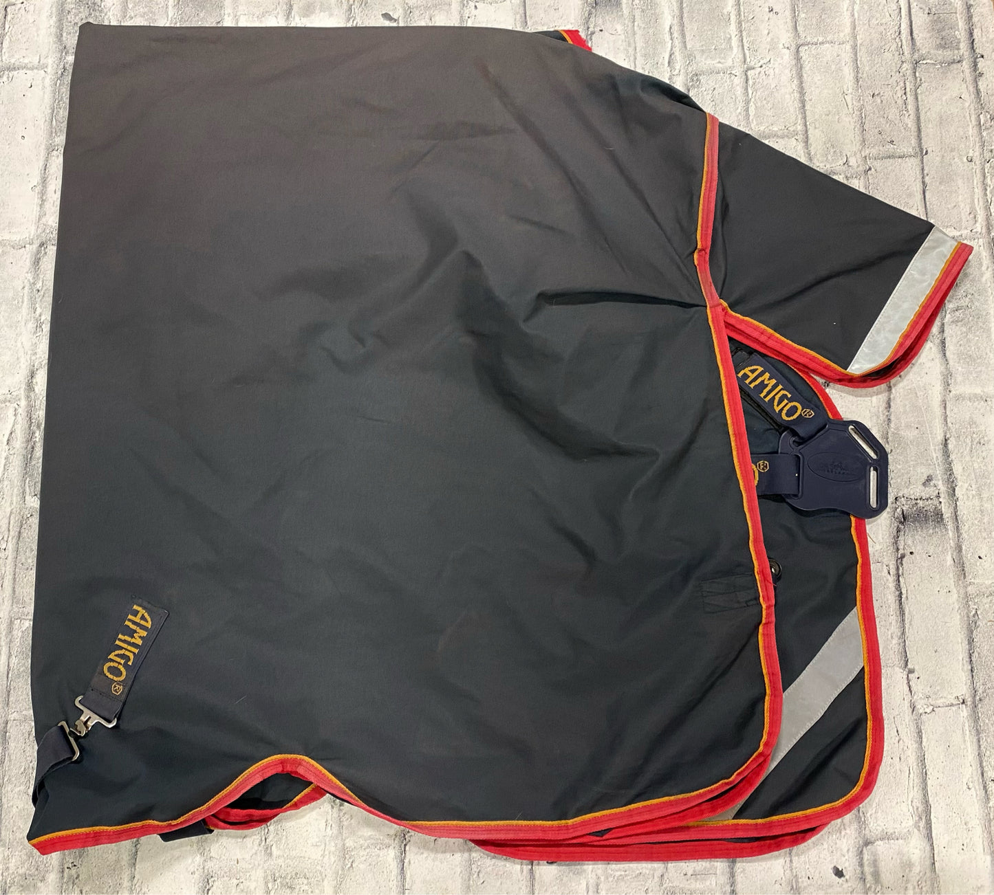 75" Amigo Rain Sheet w/Neck (Disc Closure) Black/Red