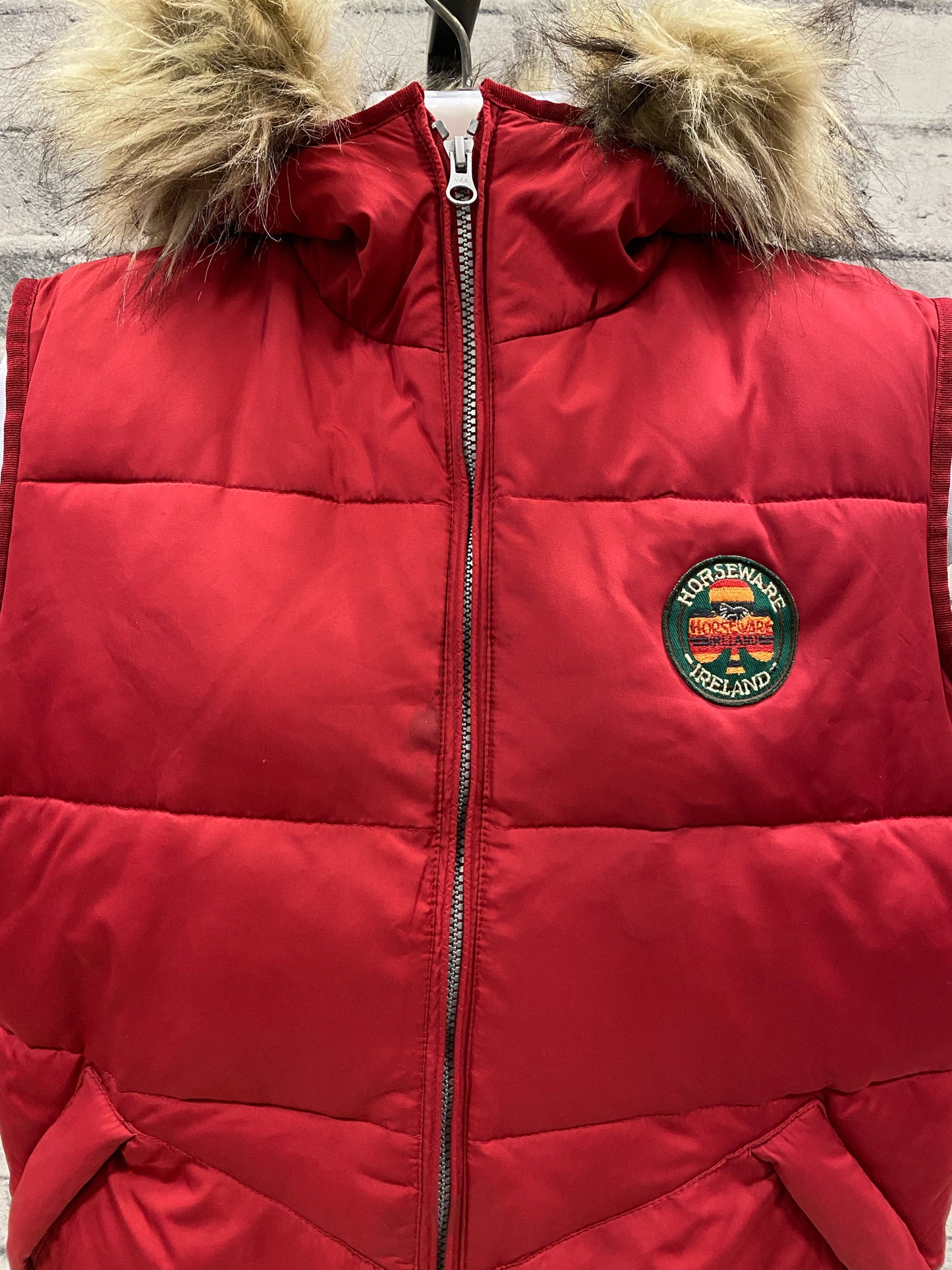 Horseware Ireland Red Newmarket Vest w Hood S