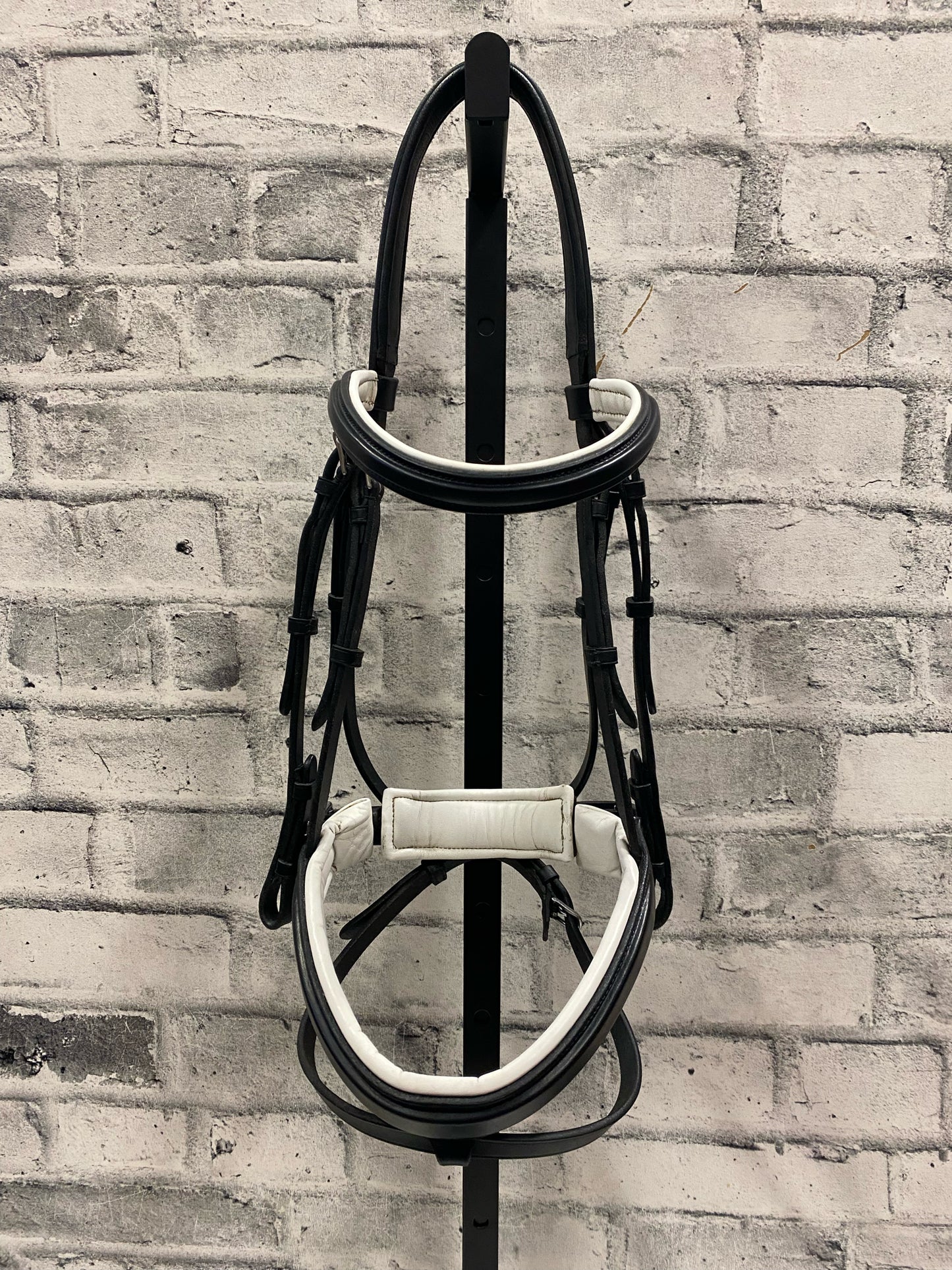 BR Dressage Bridle w/ Flash + Crank Noseband Black/White F