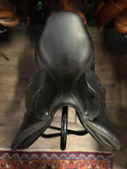 18" 2022 Voltaire Stuttgart CC Saddle (M - 4.5" Gullet)