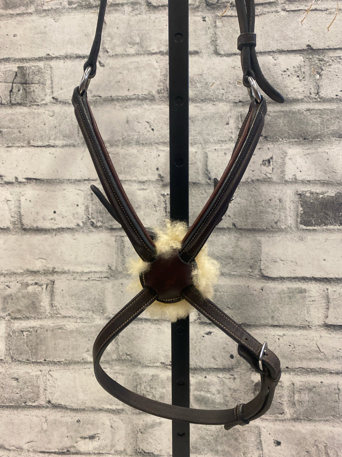 Raised Figure-8 Noseband Brown F