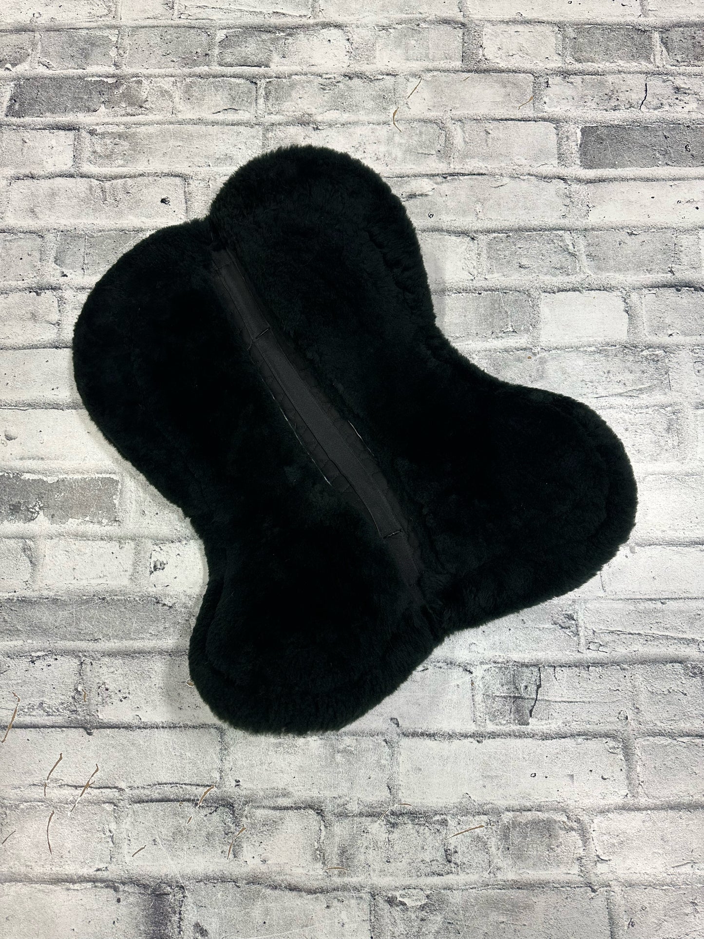Mattes Black Sheepskin Half Pad Black M