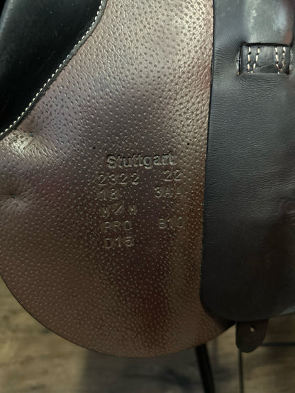 18" 2022 Voltaire Stuttgart CC Saddle (M - 4.5" Gullet)