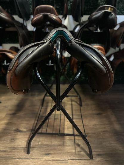 18" 2022 Voltaire Stuttgart CC Saddle (M - 4.5" Gullet)