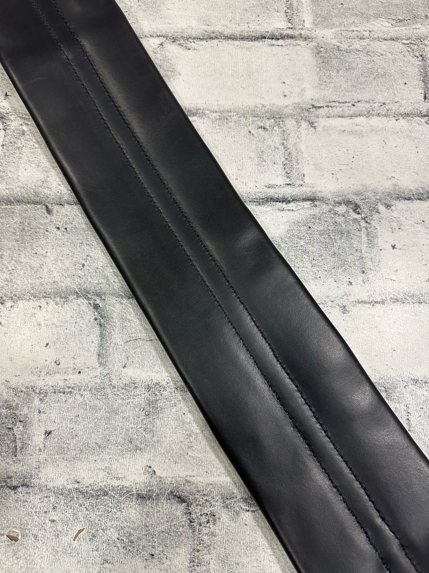 26" Stubben Leather Dressage Girth Black