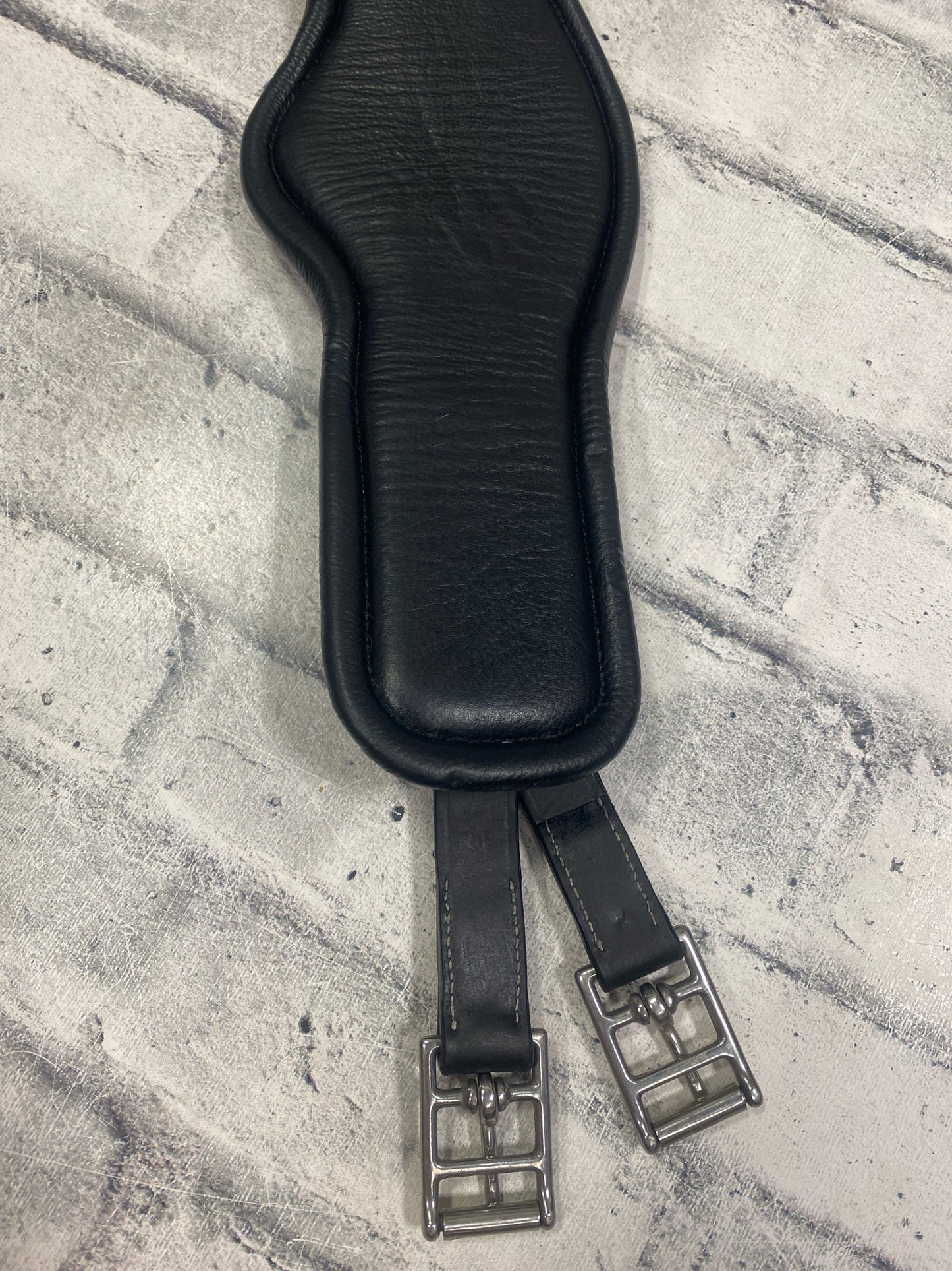 26" Exion Pro Contoured Dressage Girth Black