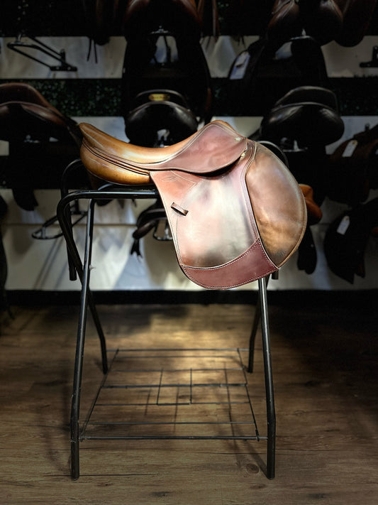 17" 2002 Devoucoux Biarritz CC Saddle - 4.5" Gullet