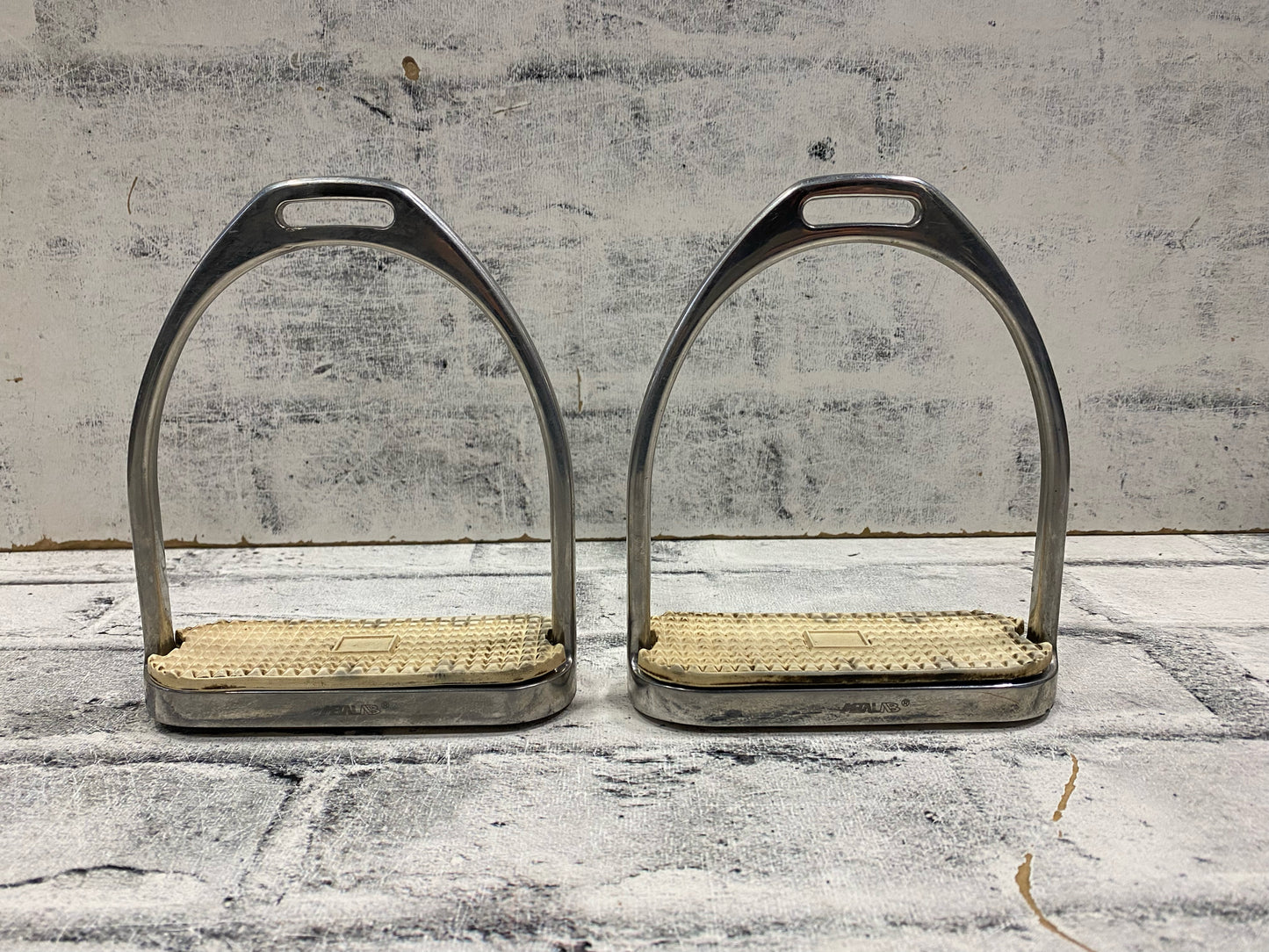 5" Metalab Stirrup Irons