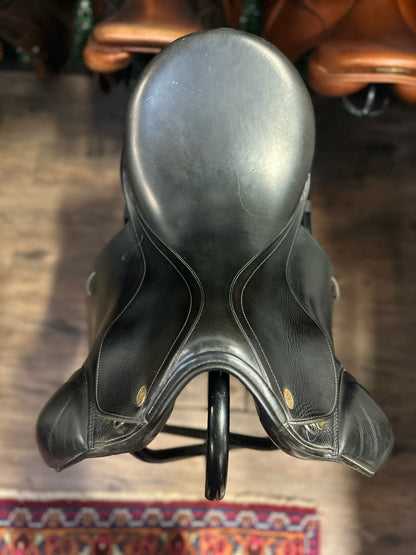17" Prestige Dressage Saddle - M (5")
