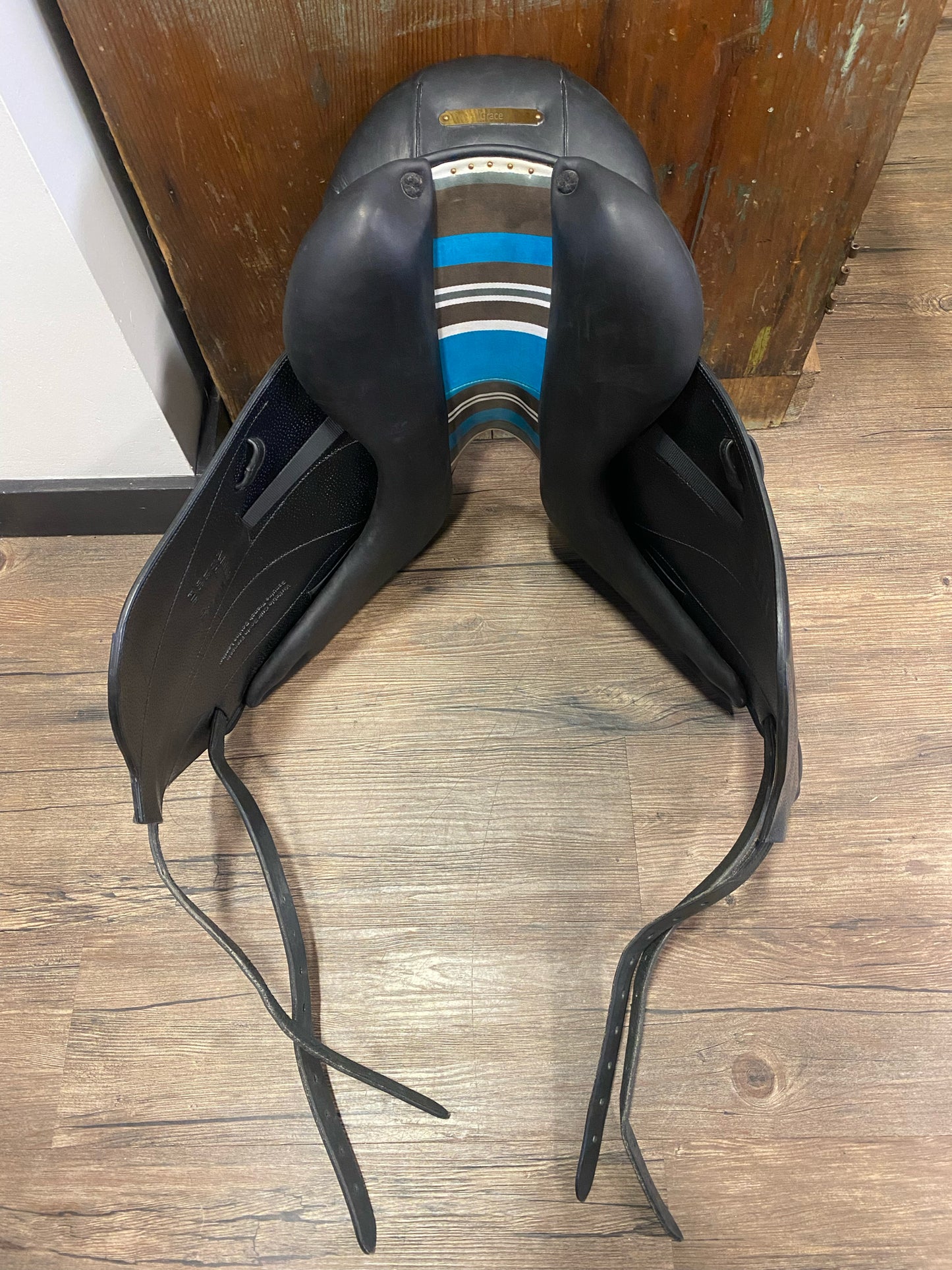 16" 2020 Voltaire Abelaide Dressage Saddle - 5" Gullet (MW)