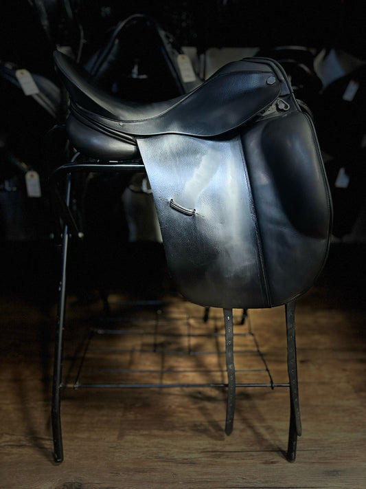 17.5" Albion Platinum Ultima Dressage Saddle