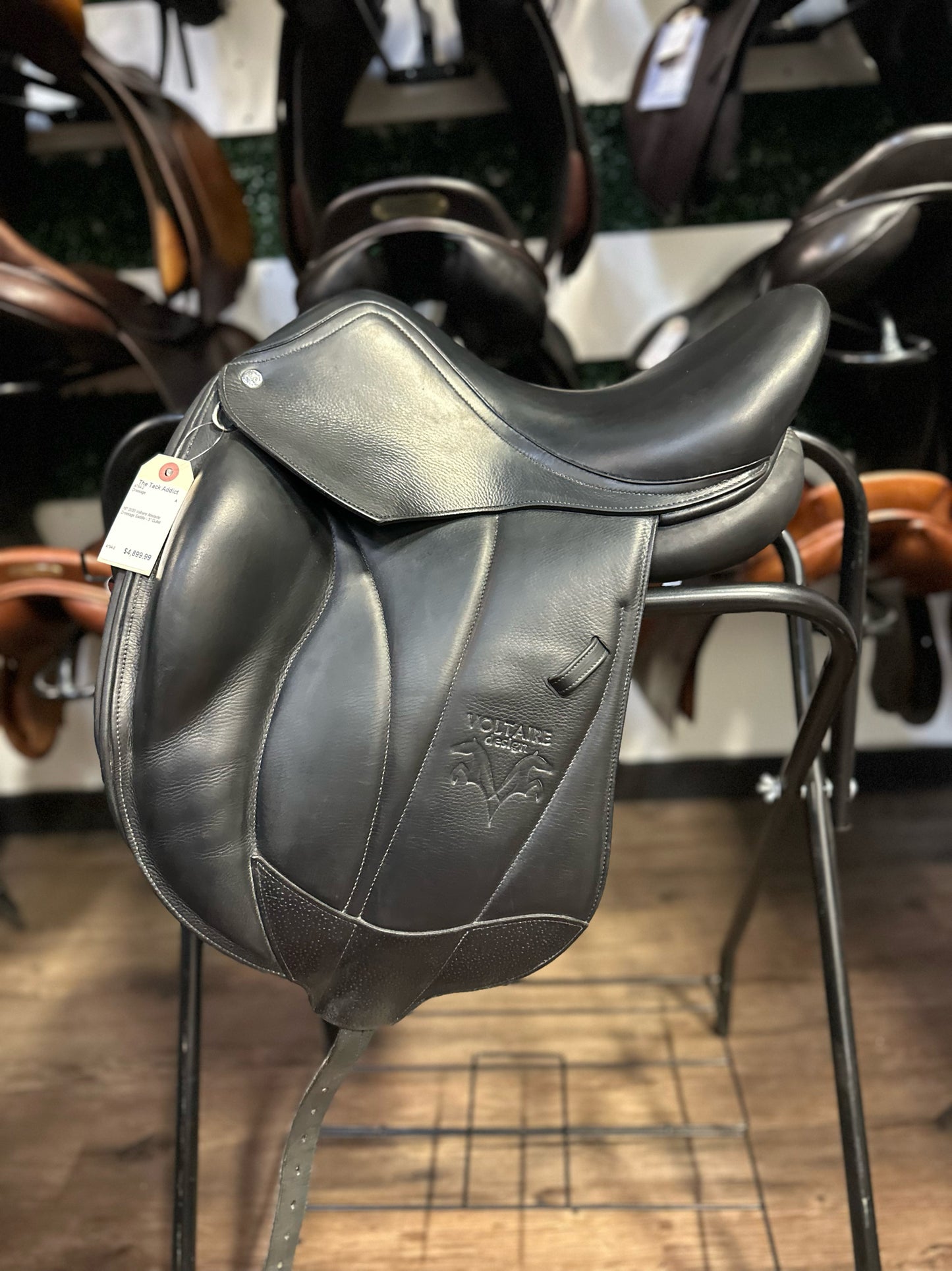 16" 2020 Voltaire Abelaide Dressage Saddle - 5" Gullet (MW)