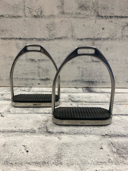 4.75" Metalab Stirrup Irons