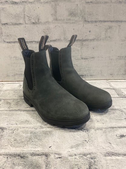 Blundstones Grey Size 5