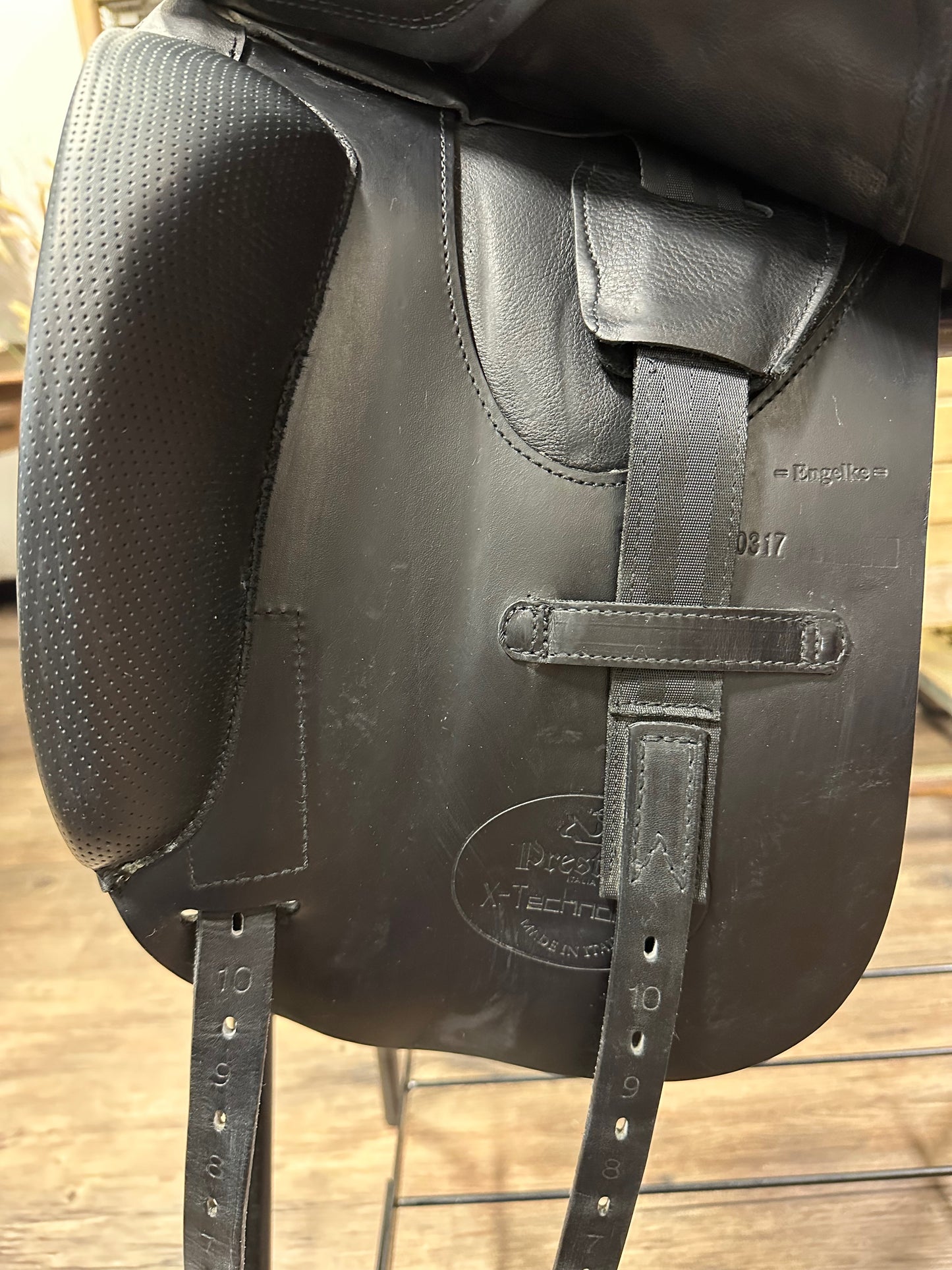 17" Prestige D1 X-Zero Dressage Saddle