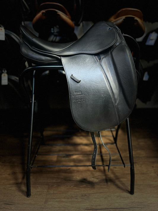 17.5" Stubben Maestoso de luxe Dressage Saddle