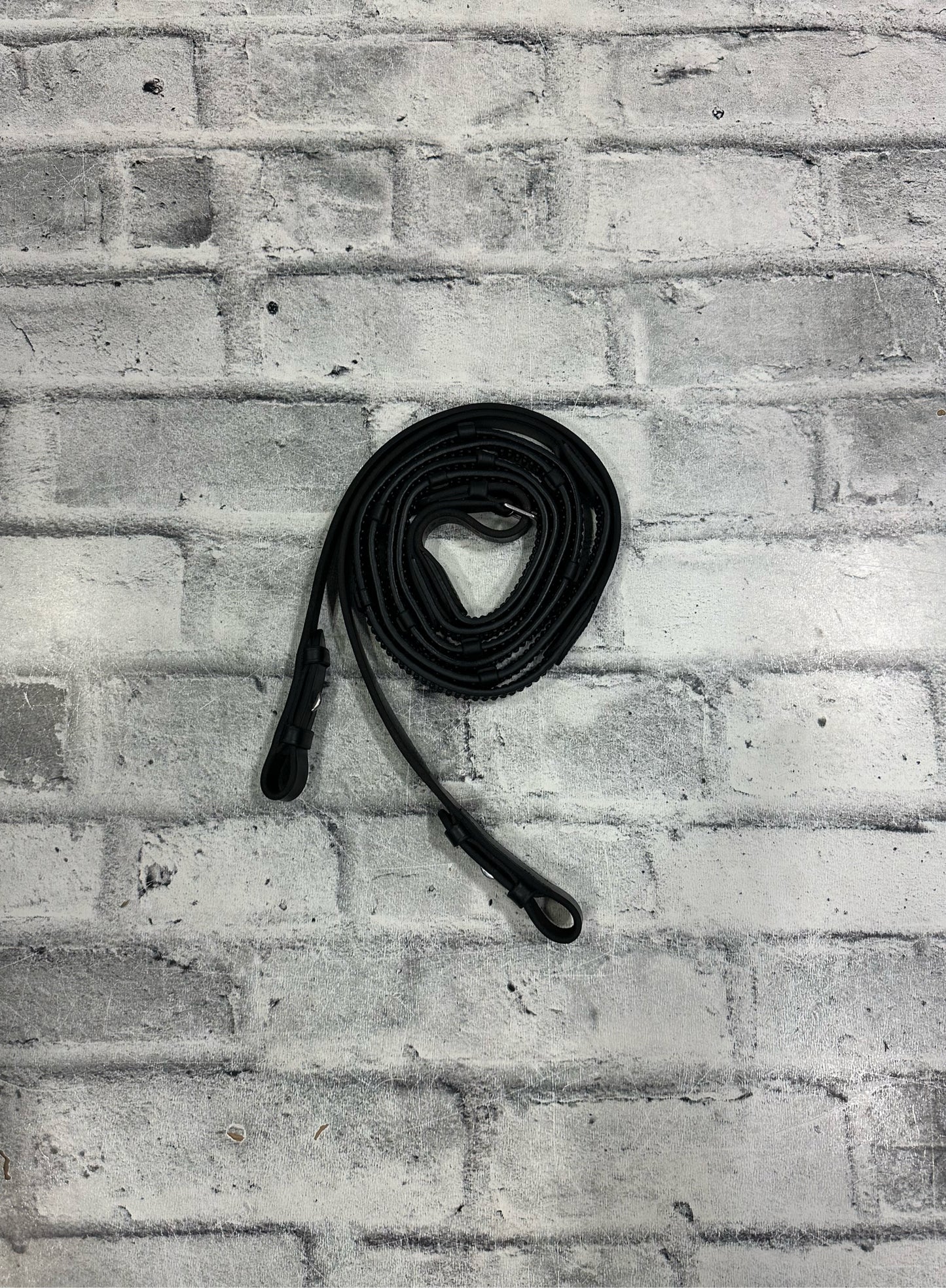Black Oak Rubber Reins Black